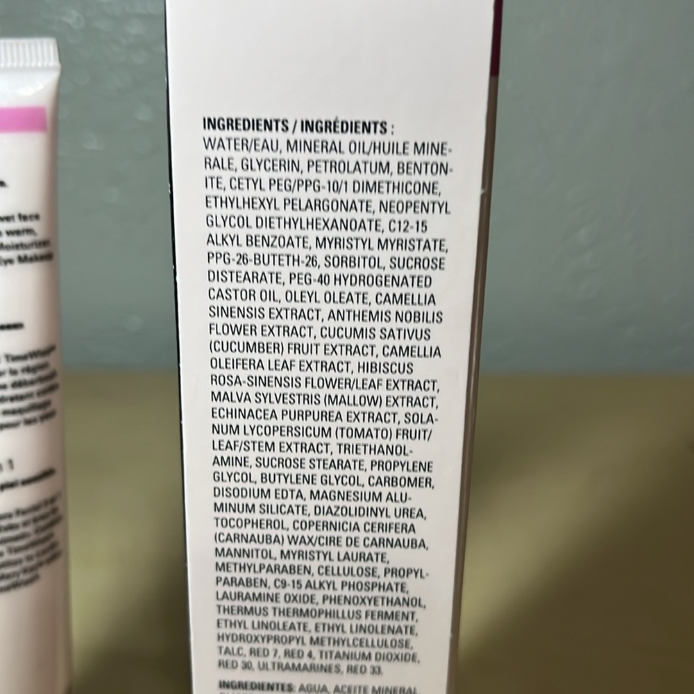Mary Kay timewise three and one cleaner for normal to dry skin - Picture 4 of 5